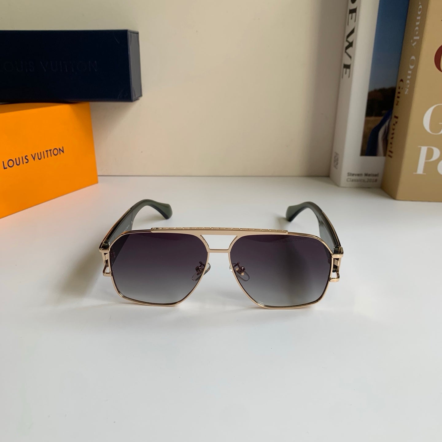 Louis Vuitton Metal Aviator Silver Lens Sunglasses for Men & Women - 493136 - detail image 5