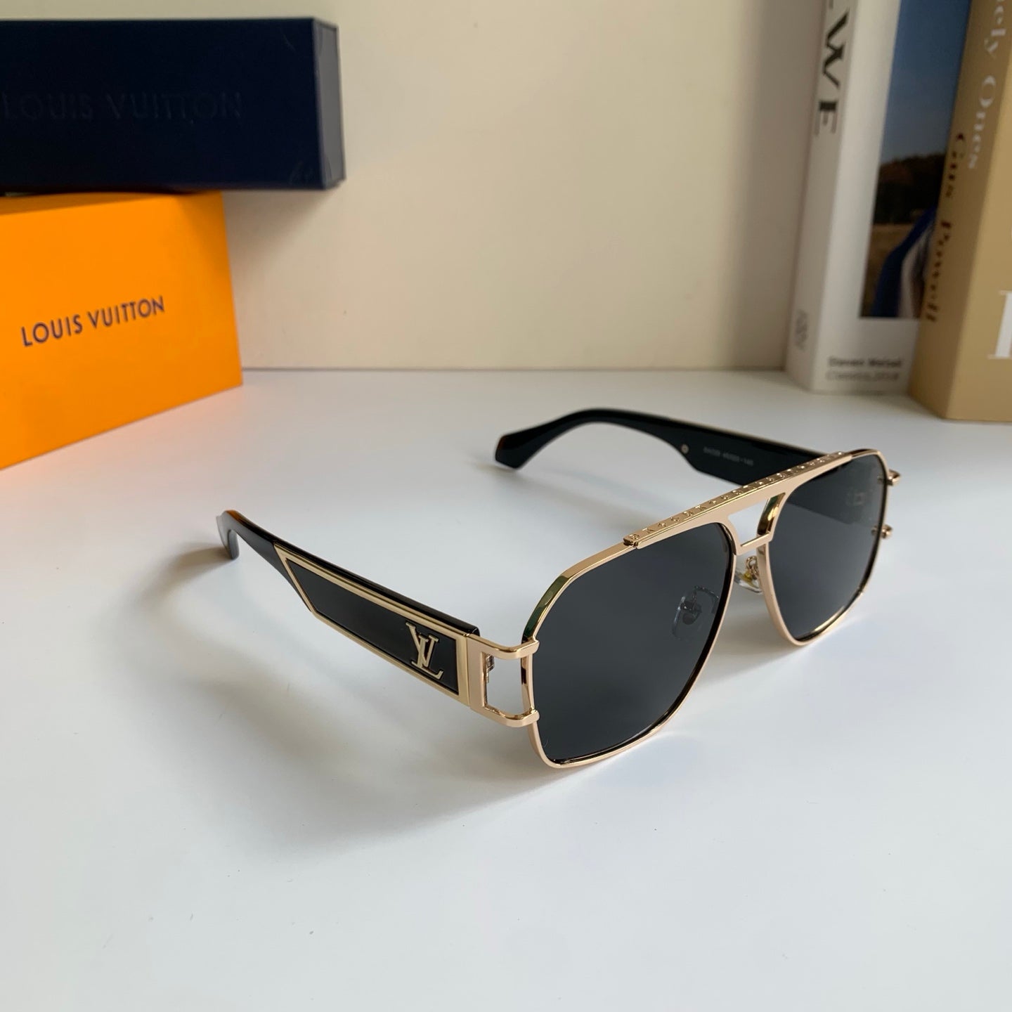 Louis Vuitton Metal Aviator Silver Lens Sunglasses for Men & Women - 493137