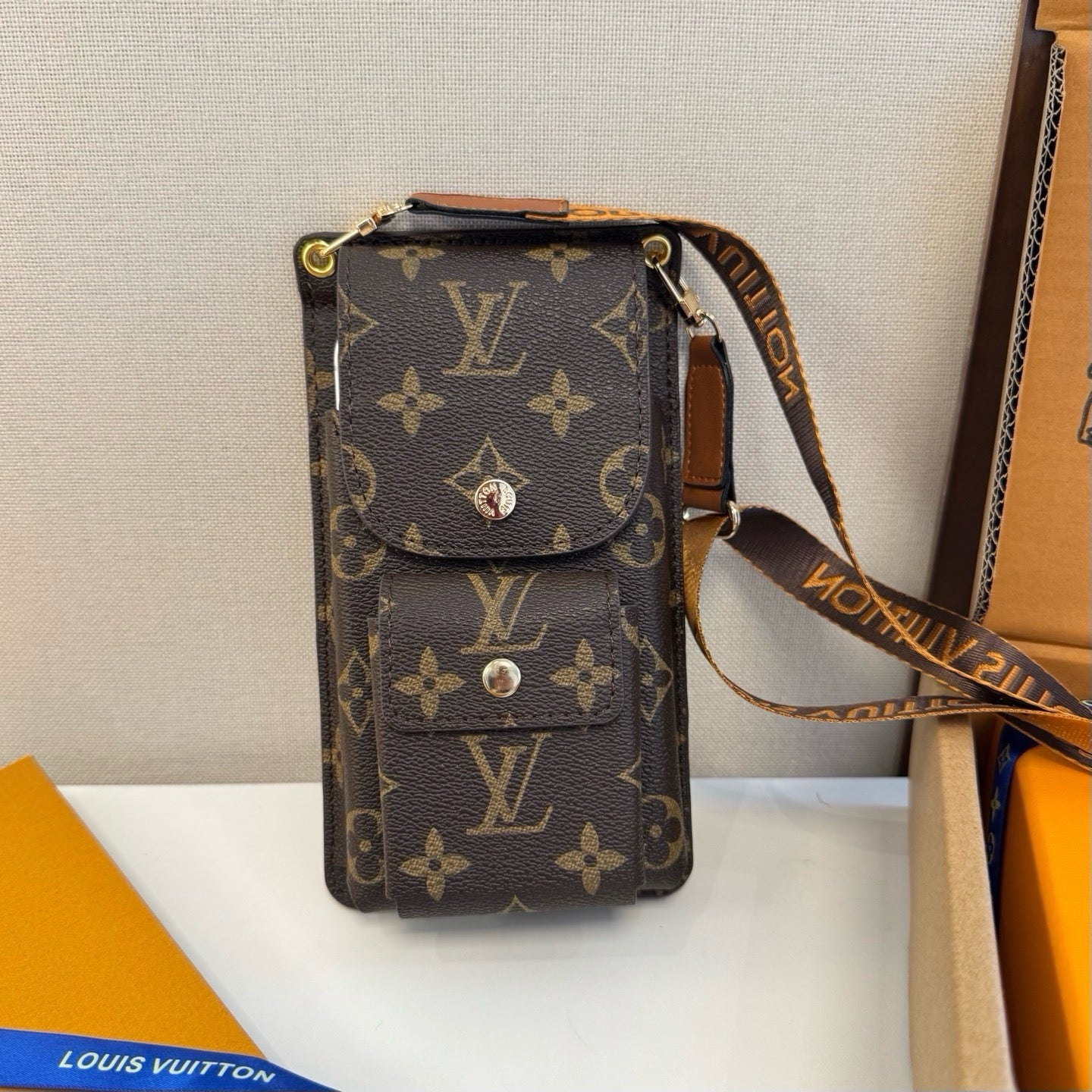 Louis Vuitton Fashion Black Lens Sunglasses for Men & Women - 493128 - detail image 3