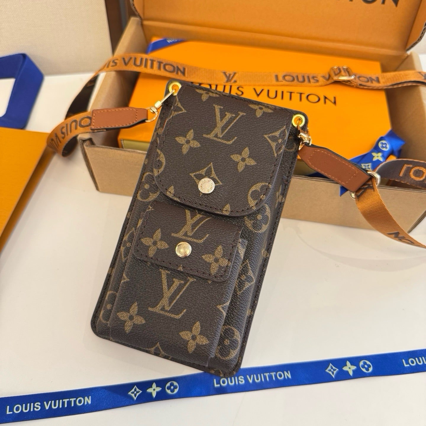 Louis Vuitton Fashion Black Lens Sunglasses for Men & Women - 493128 - detail image 5