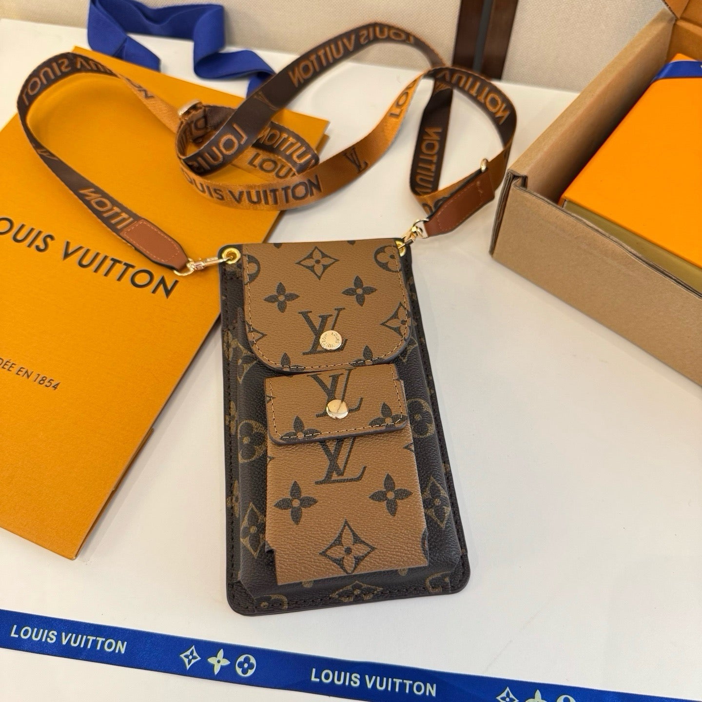 Louis Vuitton Fashion Black Lens Sunglasses for Men & Women - 493130 - detail image 4