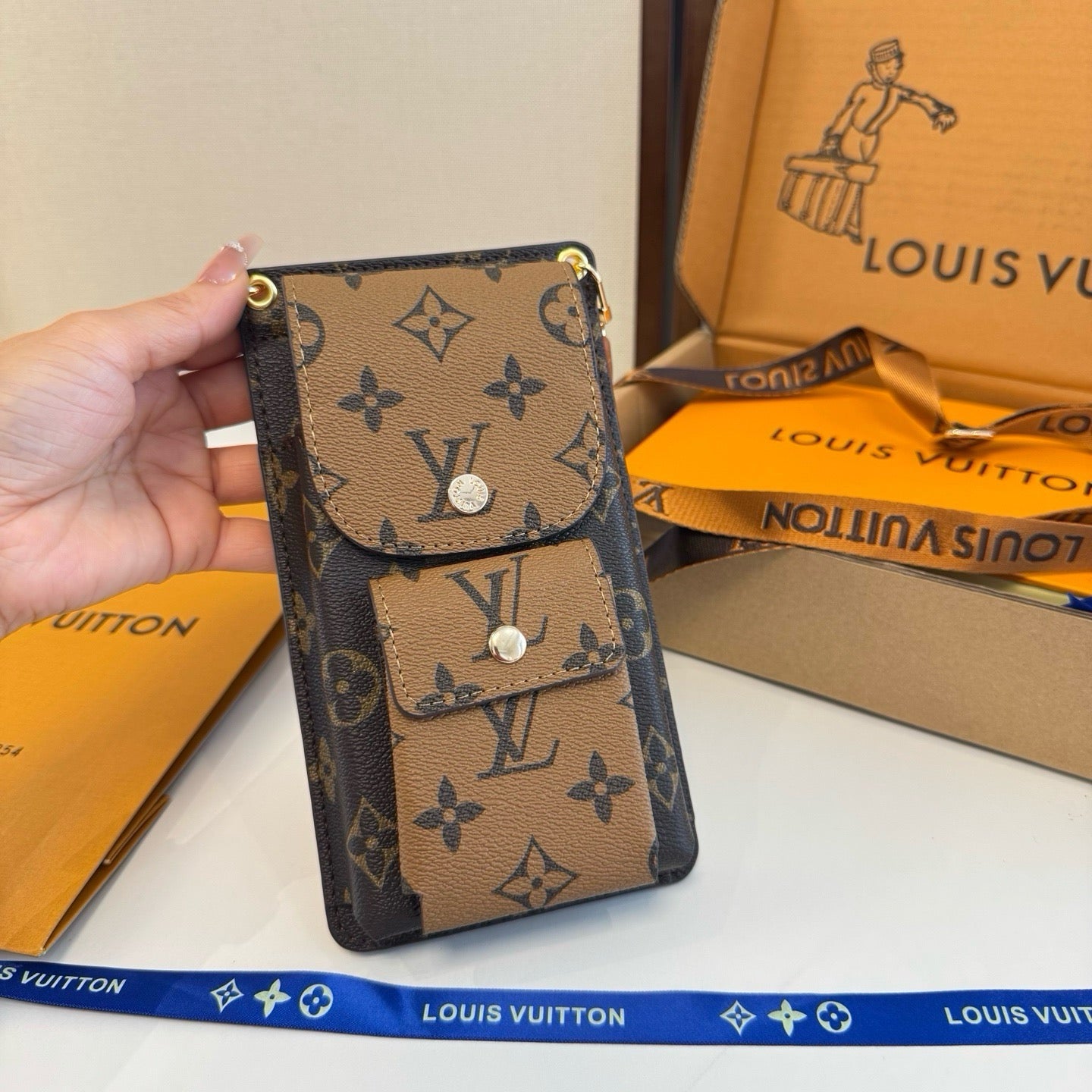 Louis Vuitton Fashion Black Lens Sunglasses for Men & Women - 493130 - detail image 7