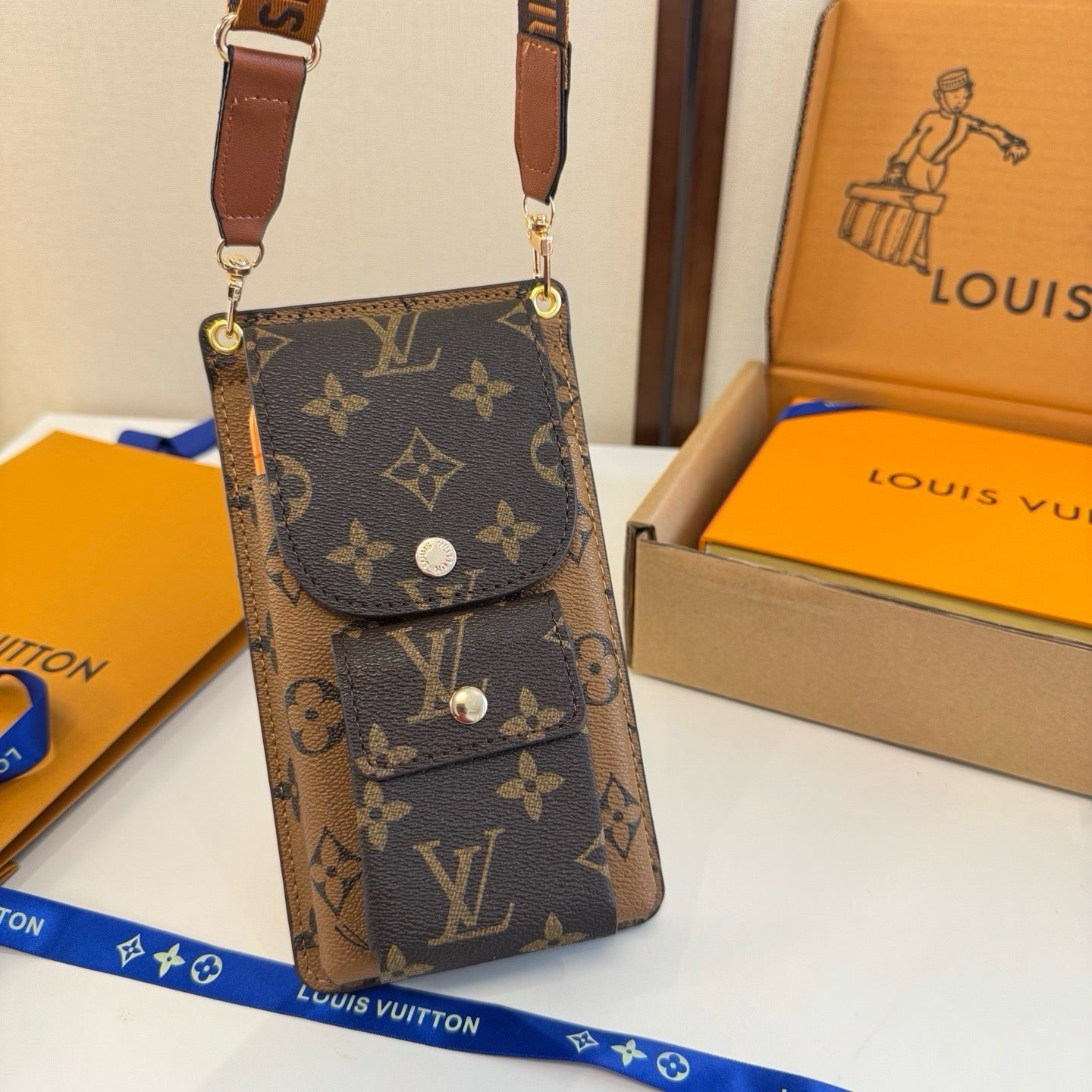 Louis Vuitton Fashion Black Lens Sunglasses for Men & Women - 493131 - detail image 4