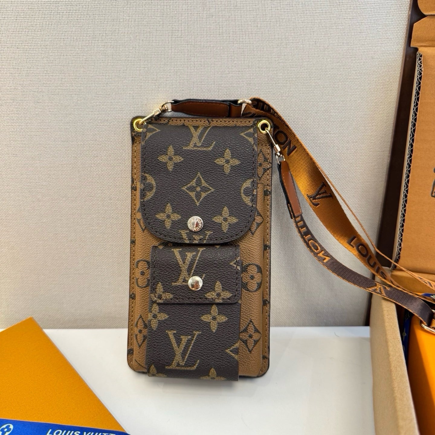 Louis Vuitton Fashion Black Lens Sunglasses for Men & Women - 493131 - detail image 2