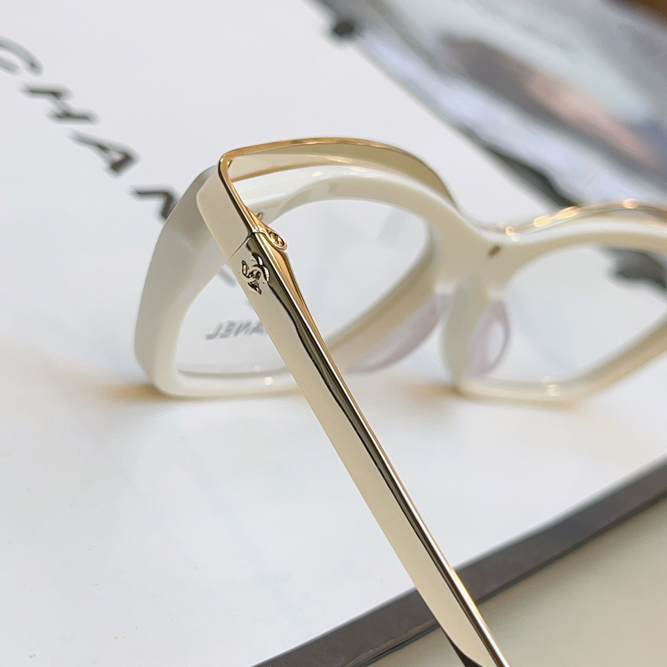 Chanel CH4299 Fashion Black Lens Sunglasses for Men & Women - 493500 - detail image 9