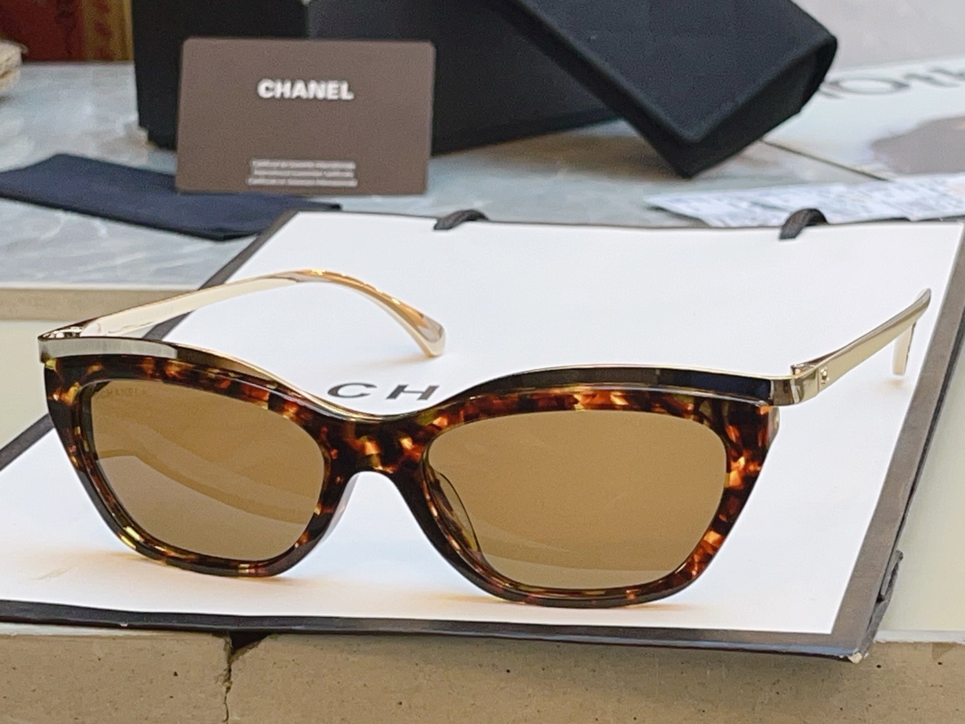 Chanel CH4299 Fashion Gray Lens Sunglasses for Men & Women - 493504 - detail image 5