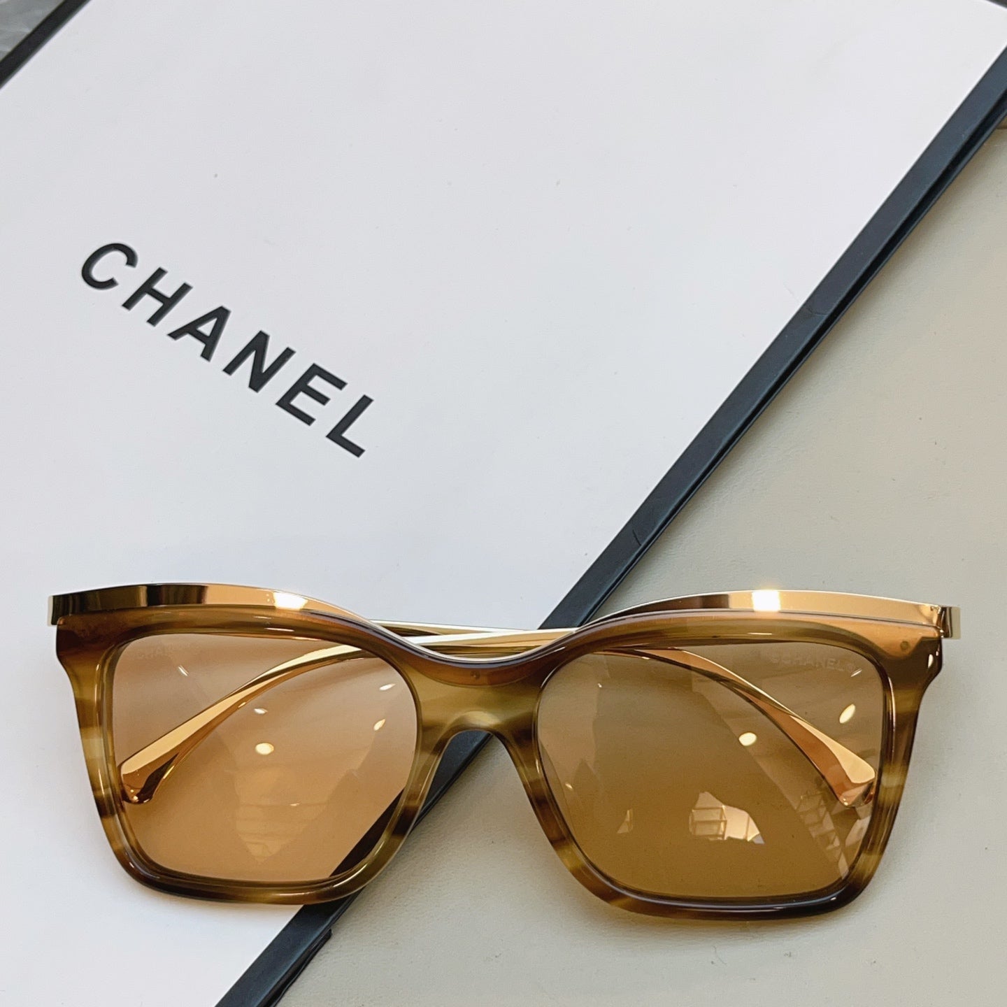 Chanel CH4301 Fashion Brown Lens Sunglasses for Men & Women - 493507