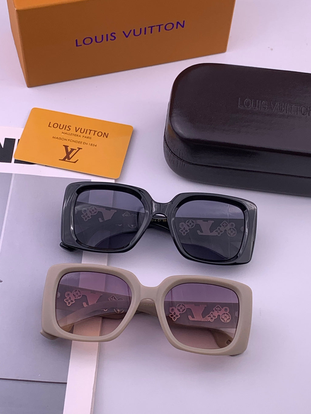 Louis Vuitton L17006 Oversized Gold Lens Sunglasses for Men & Women - detail image 7