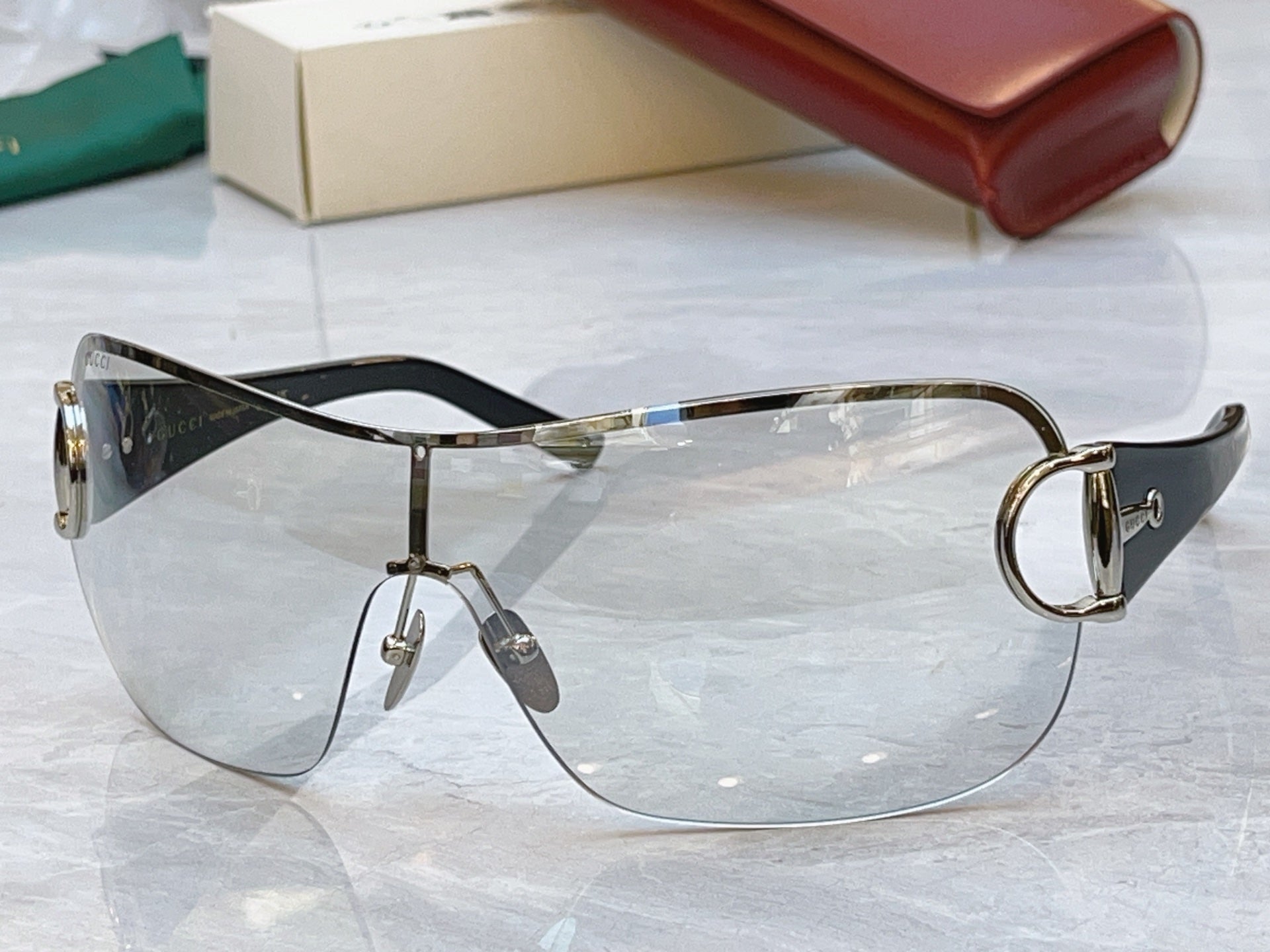 Gucci GG2174S Fashion Blue Lens Sunglasses for Men & Women - detail image 4